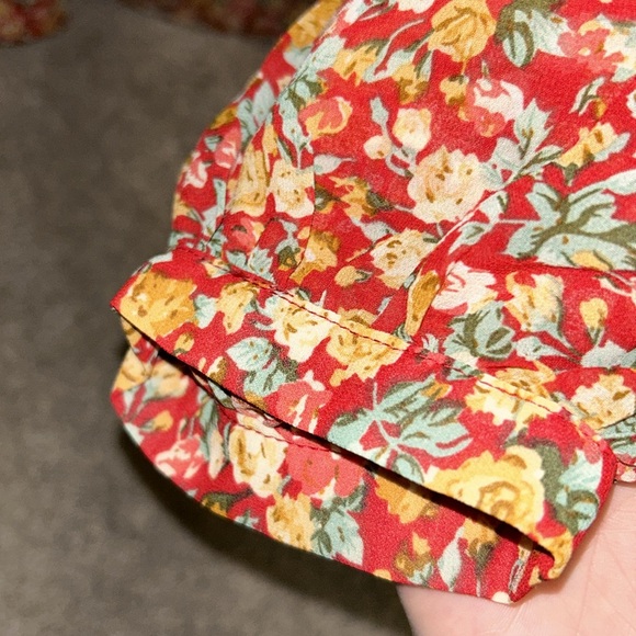 Beautiful red fall floral lightweight long sleeve blouse size large - Picture 3 of 4